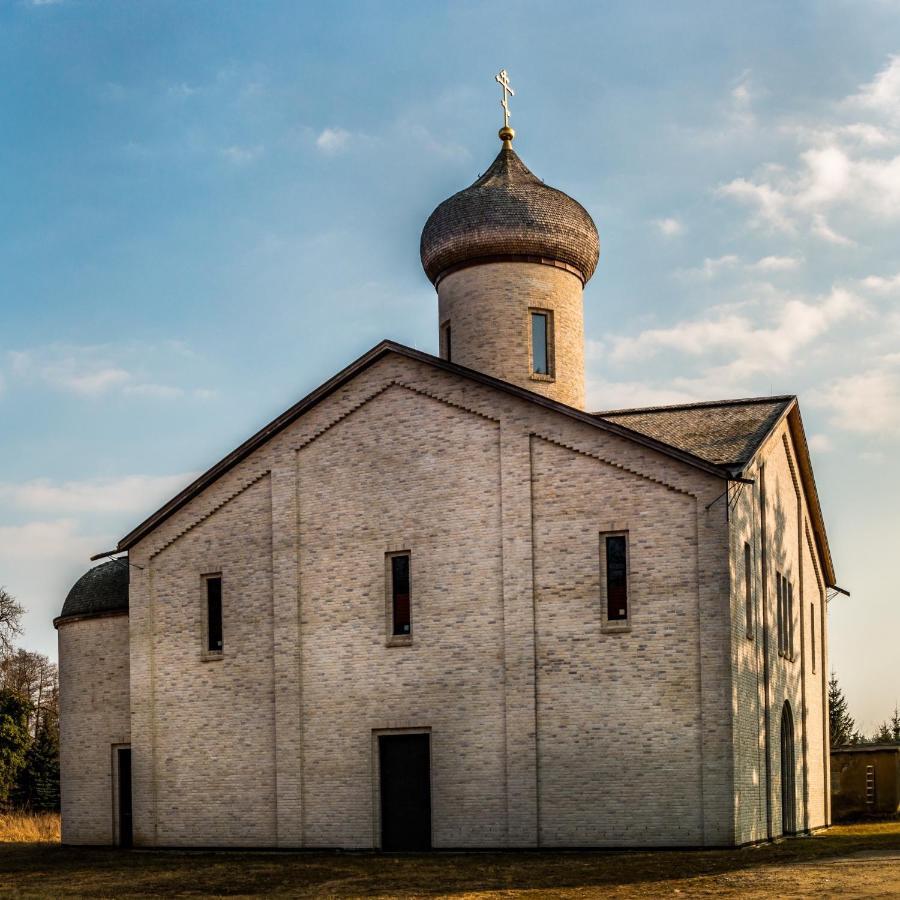 St. Georg Kloster Milmersdorf Buitenkant foto