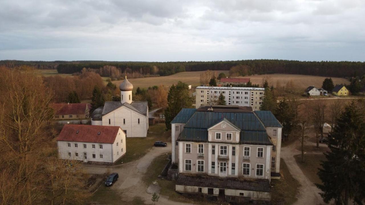 St. Georg Kloster Milmersdorf Buitenkant foto
