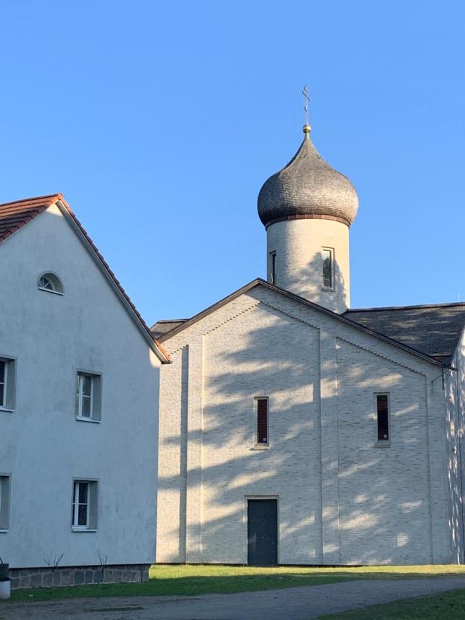 St. Georg Kloster Milmersdorf Buitenkant foto